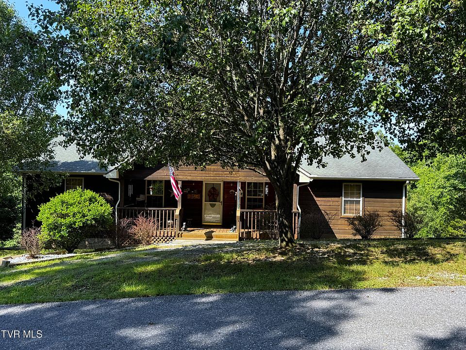1st image of 325 Oak Hammock Ln