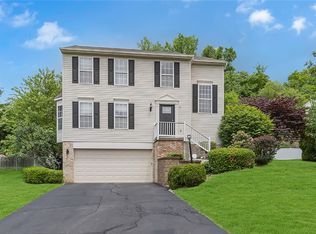 6023 Hawthorn Dr, Coraopolis, PA 15108