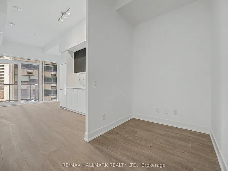 308 Jarvis St #708 — Photo 13