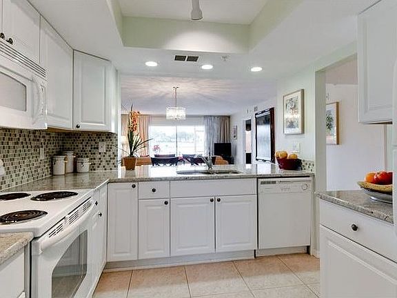 4th image of 9300 Clubside Cir Unit 1104