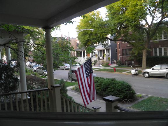 2nd image of 3924 N Oakley Ave #1