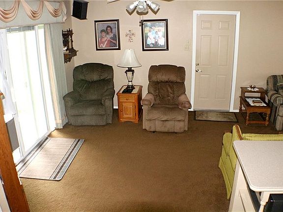 4th image of 3810 Starhill Dr