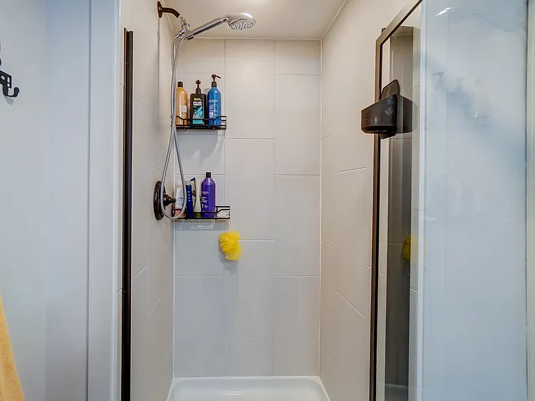 8064 Hetz Dr — Photo 45