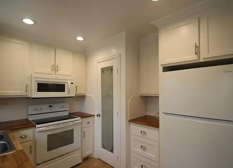 3824 Anderson Ave — Photo 9