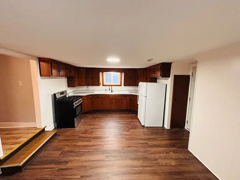 8 Wagner Ave #2 — Photo 3