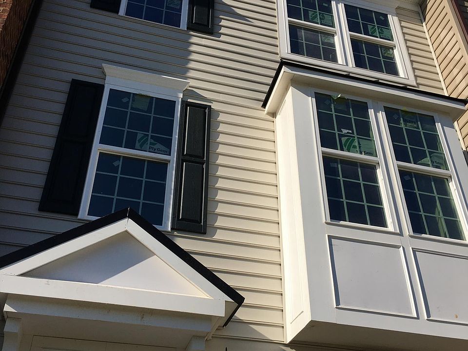 Front with bay window