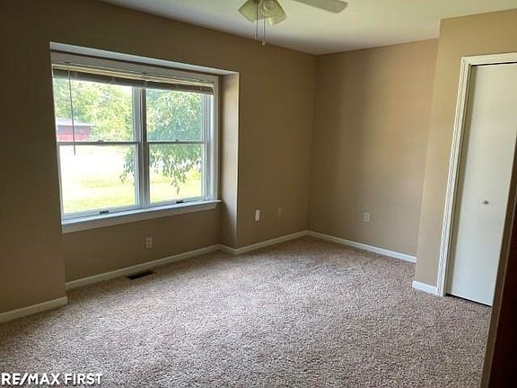3rd image of 364 Walnut Dr