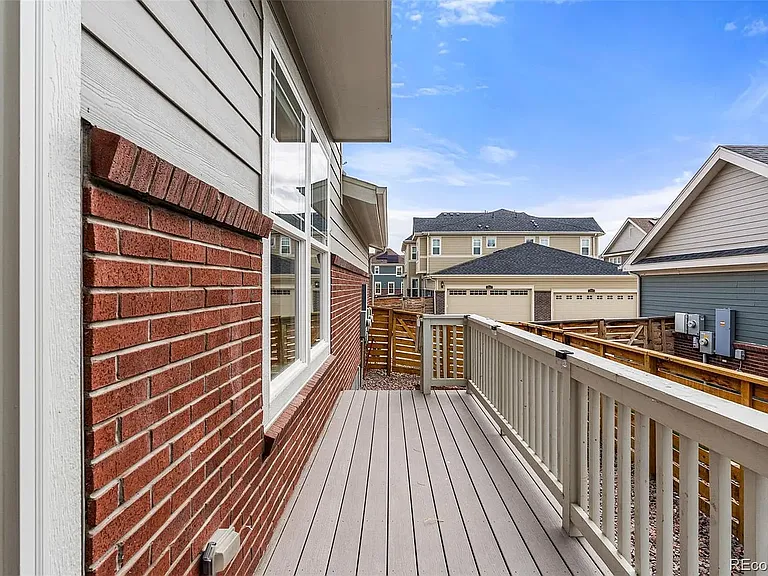 17610 Cherokee St — Photo 35