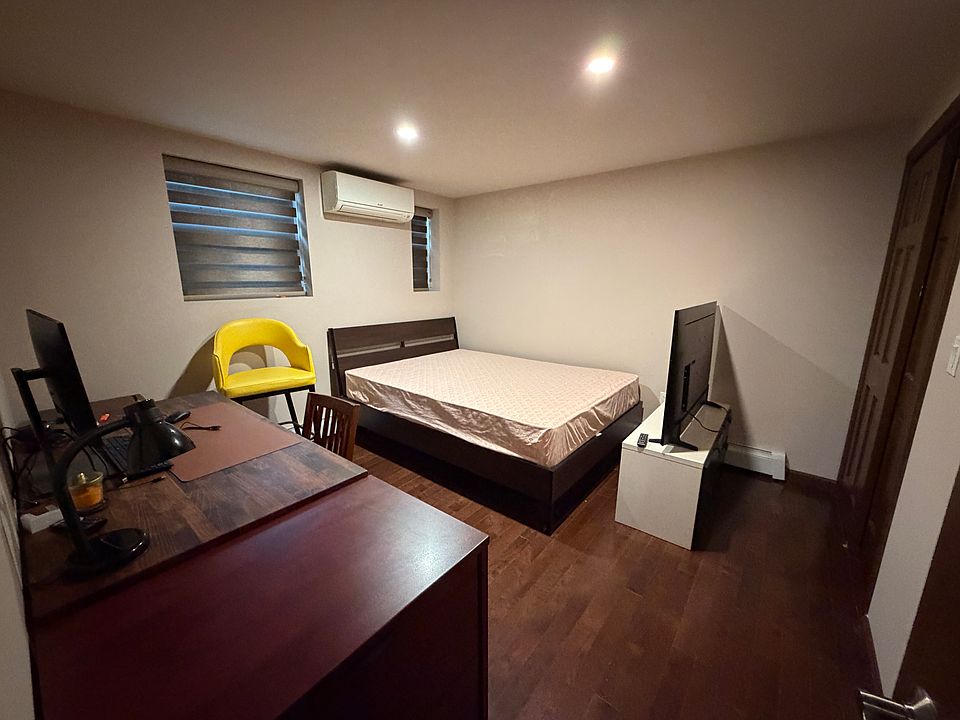 1st image of 342 Bay 10th St #1