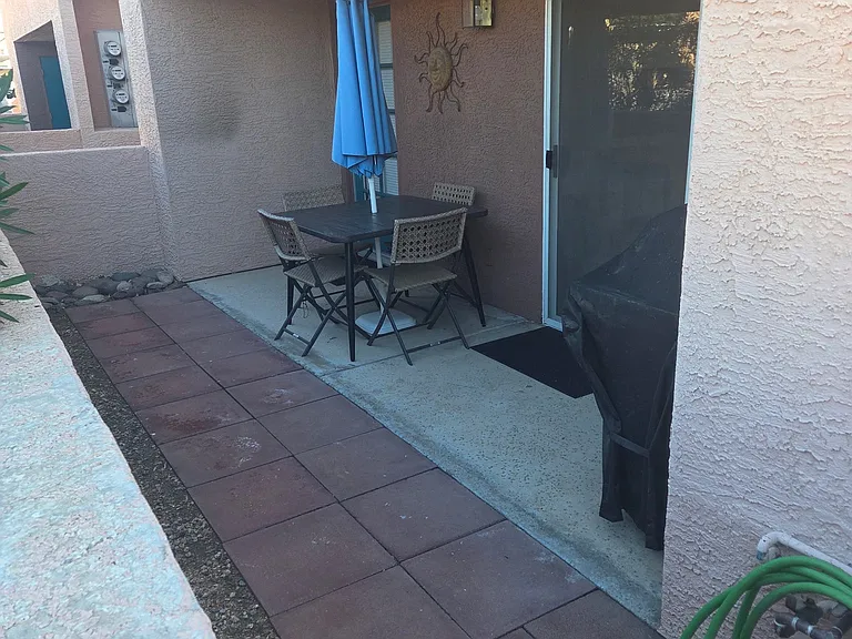 156 Lake Dr — Photo 3