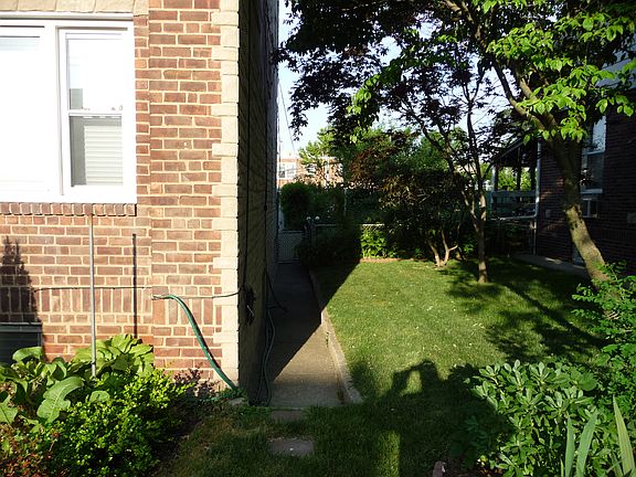 Walkway to yard