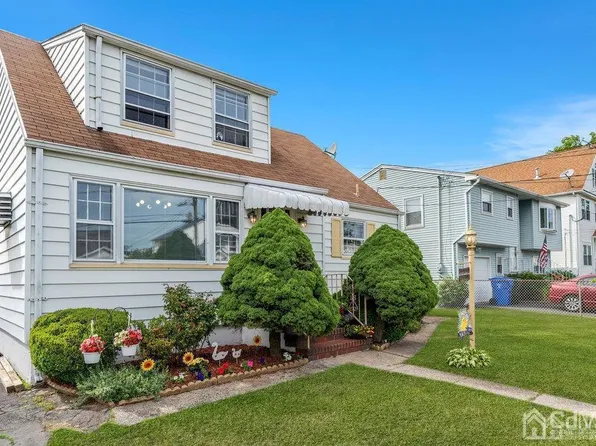11 Livingston Ave, Avenel, NJ 07001