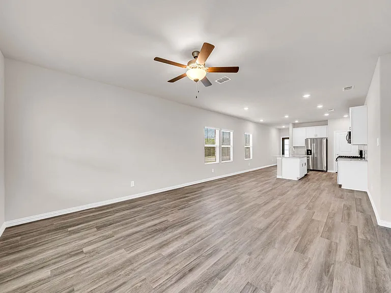 417 Martell Rd — Photo 11