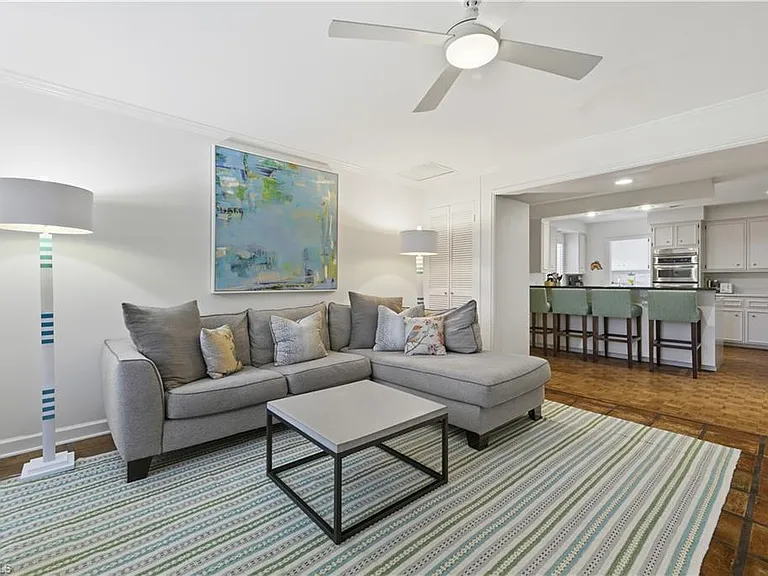 2700 Lantern Ln — Photo 25