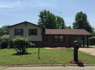 913 Arlington Dr, Sikeston, MO 63801
