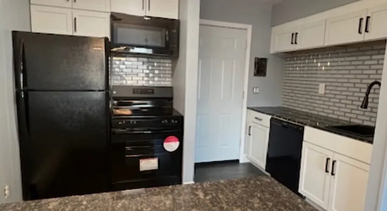 401 Smith St #A6 — Photo 11