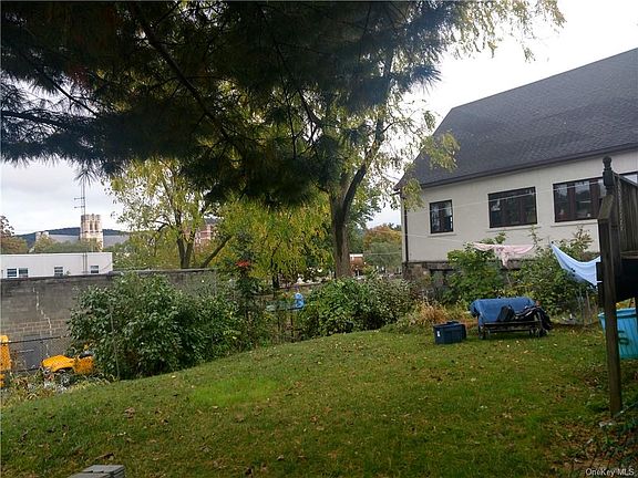 3rd image of 36 Church St