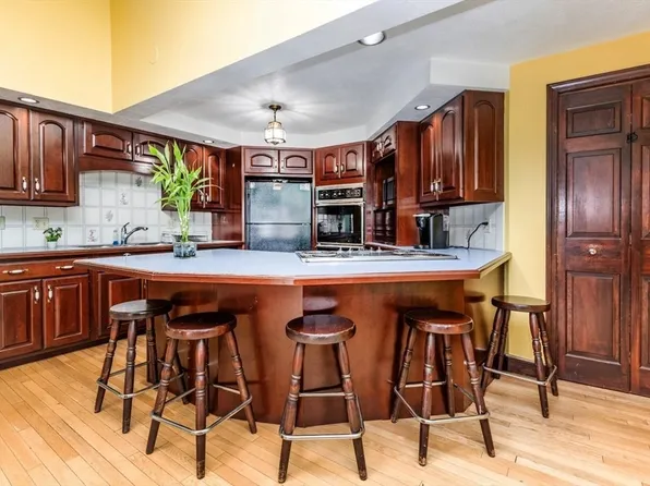 168 Cottage St, Everett, MA 02149