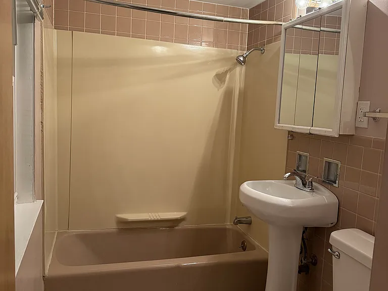 5504 S Brainard Ave #5 — Photo 4