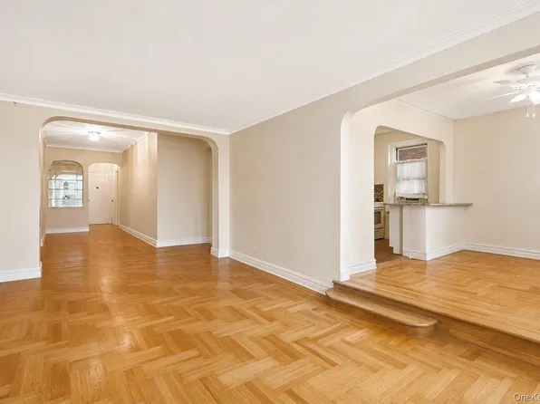 601 Pelham Parkway N #106, Bronx, NY 10467
