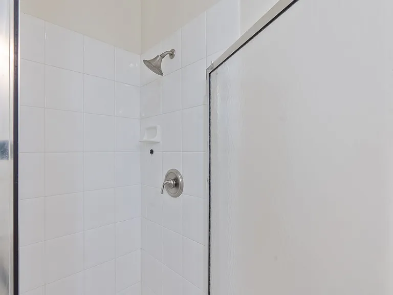3911 Prospect Ave — Photo 33