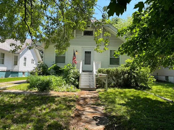 241 S Winter St, Paxton, IL 60957