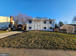 4523 Knoll Dr, Woodbridge, VA 22193