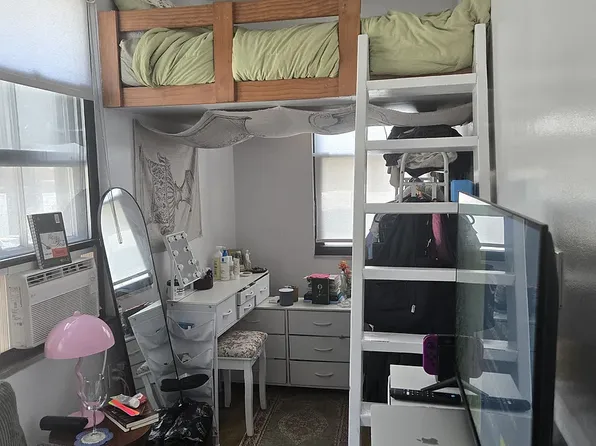 102 Washington Pl APT 1A, New York, NY 10014