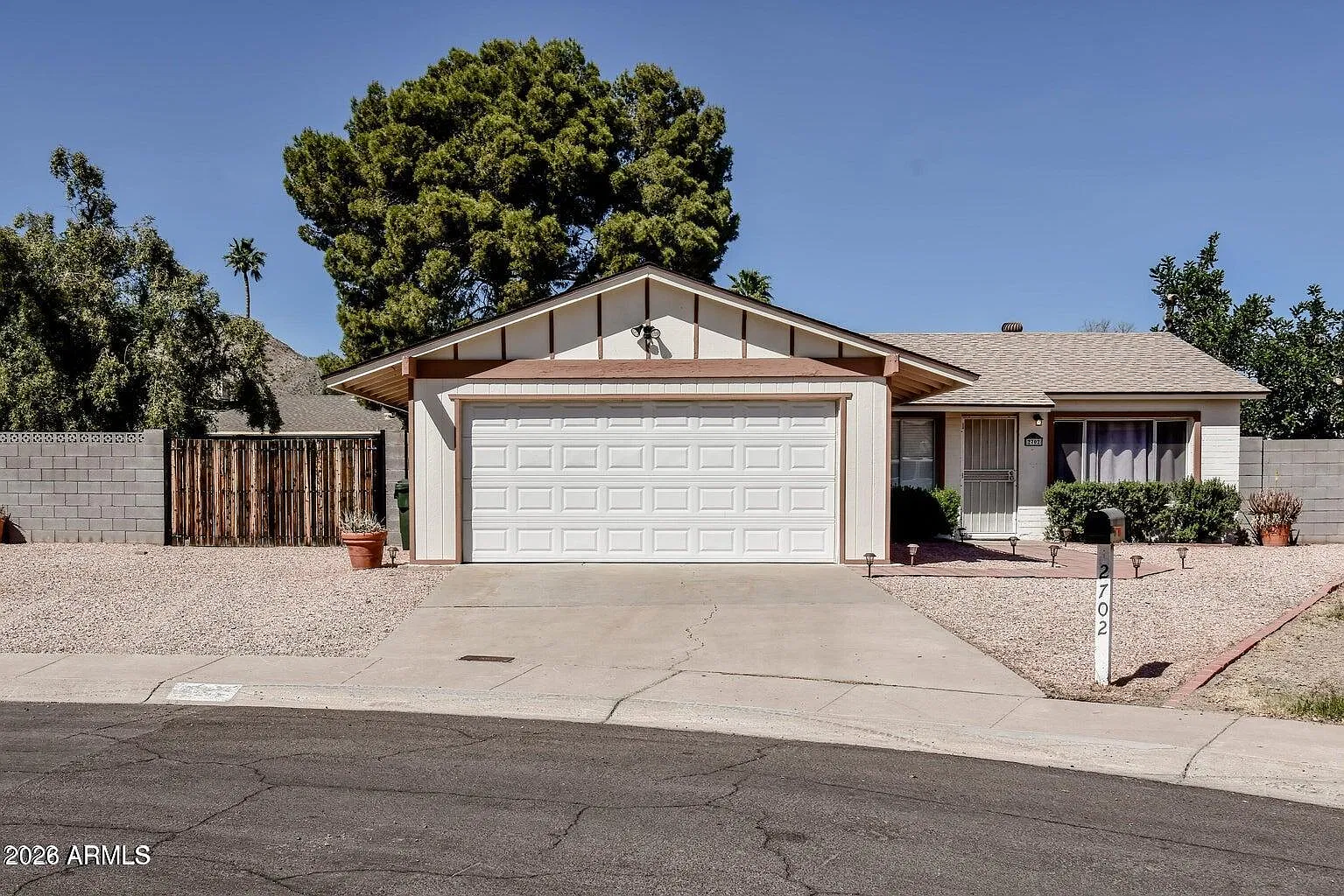 3 bed, 2.0 bath, 1215 sqft, $2,300 — Photo 1