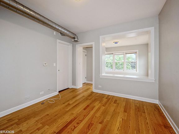 5th image of 1915 N Winchester Ave #Penthouse
