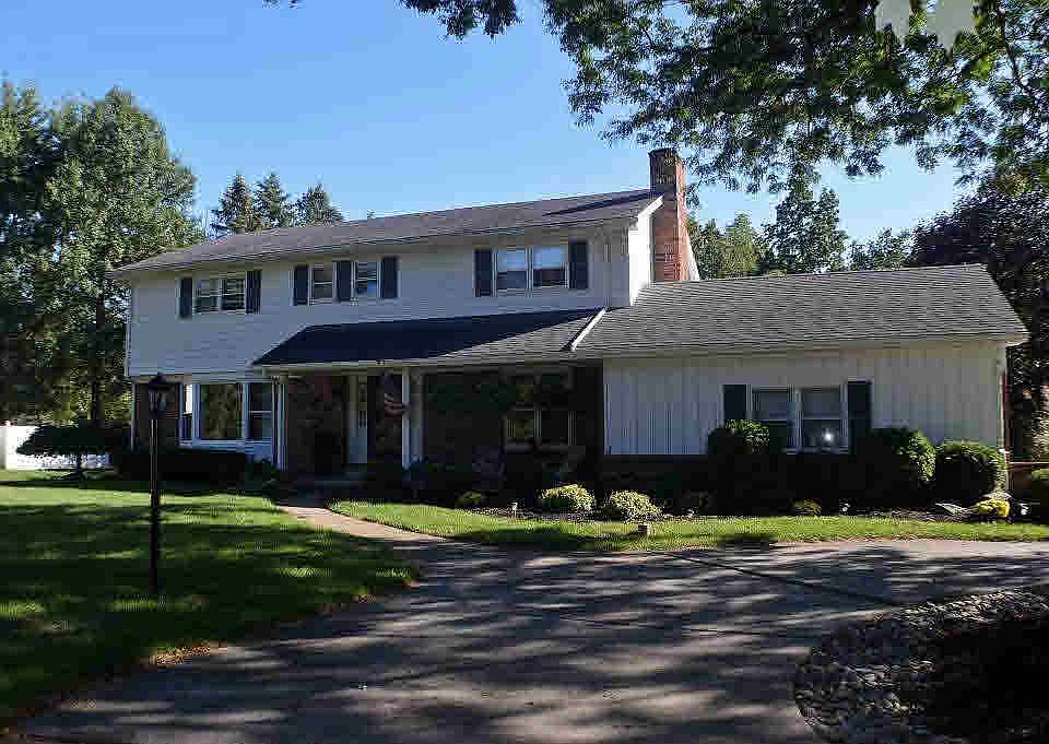 1st image of 1425 Hampshire Dr