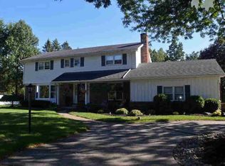 1425 Hampshire Dr, Temperance, MI 48182