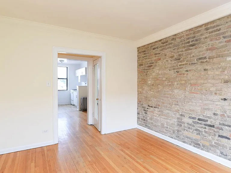 2334.5 N Spaulding Ave #B4 — Photo 13