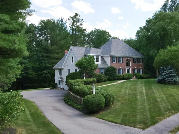 10 Galeucia Rd, Middleton, MA 01949