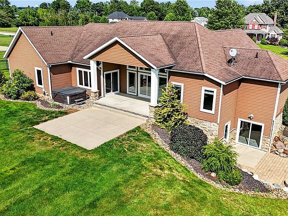 3rd image of 4066 Knollbrook Dr