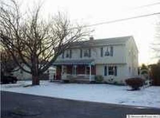 28 Borden St, Monmouth Beach, NJ 07750