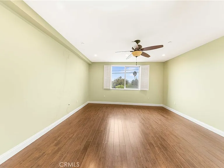 11218 Camarillo St #404 — Photo 49