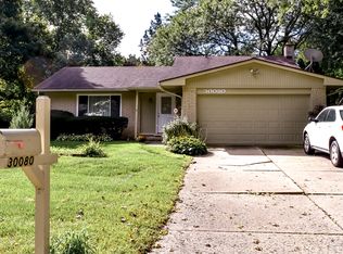 30080 Northgate Dr, Southfield, MI 48076