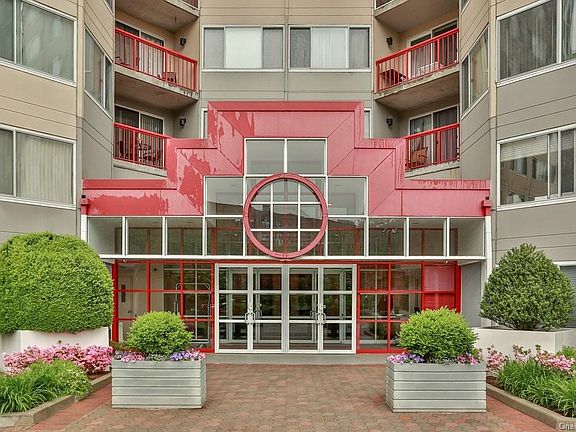 2nd image of 10 Stewart Pl APT 10BE