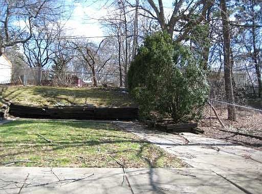 2nd image of 862 Touraine Ave