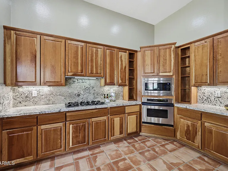 2129 W Legends Way — Photo 13