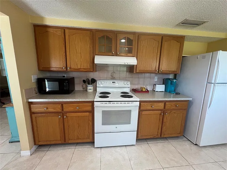 650 Hartford Dr NW — Photo 9
