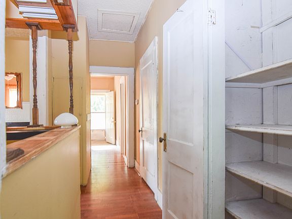 2nd image of 414 N Park Ave