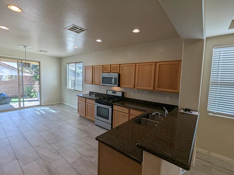 372 Windmill Croft Dr — Photo 3