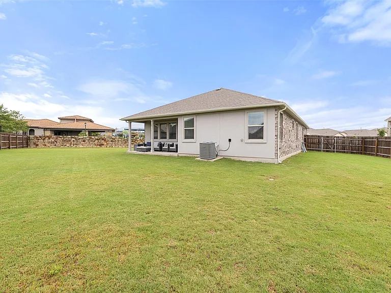 16401 Coratina Dr — Photo 37