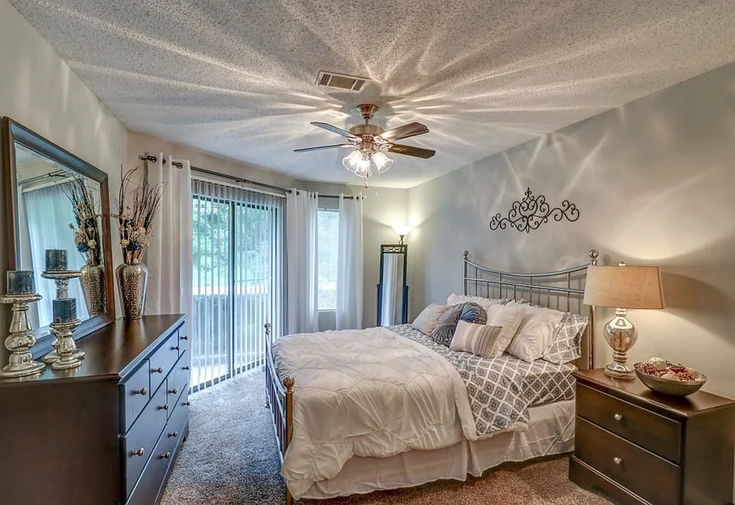 Woodhill Apartments — Photo 4