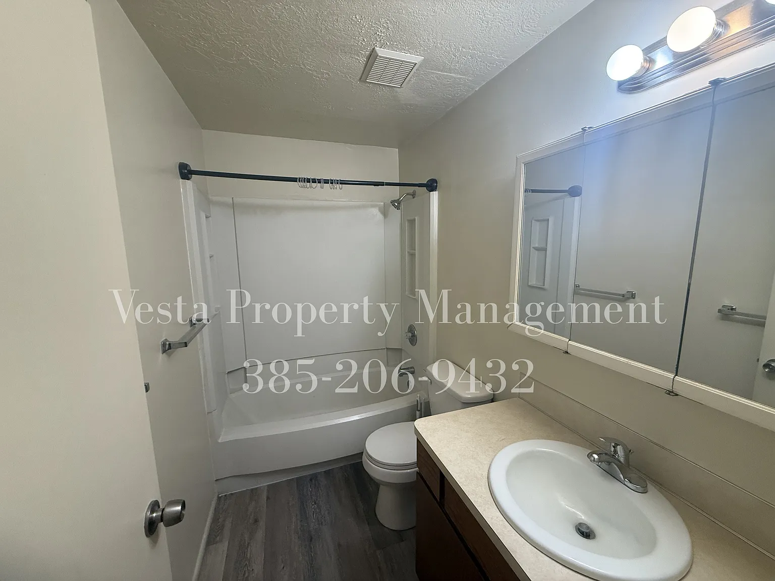 2 bed, 820 sqft, $995 — Photo 3