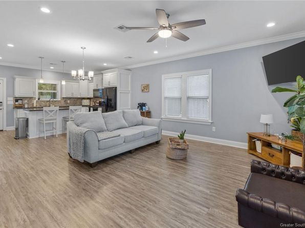 3007 Warren Ave, Lake Charles, LA 70601