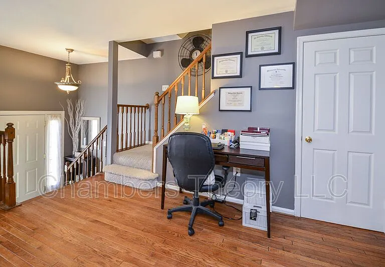 16 Carriage House Cir — Photo 3