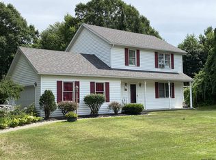 14 Hidden Hills Dr, Queensbury, NY 12804